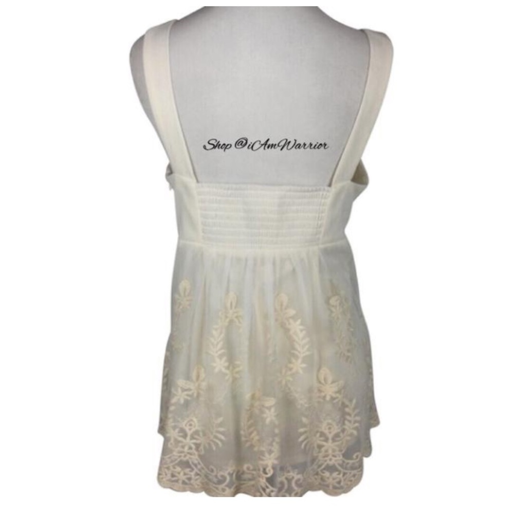 Boston Proper
Crochet Lace Cream Top - Picture 7 of 13